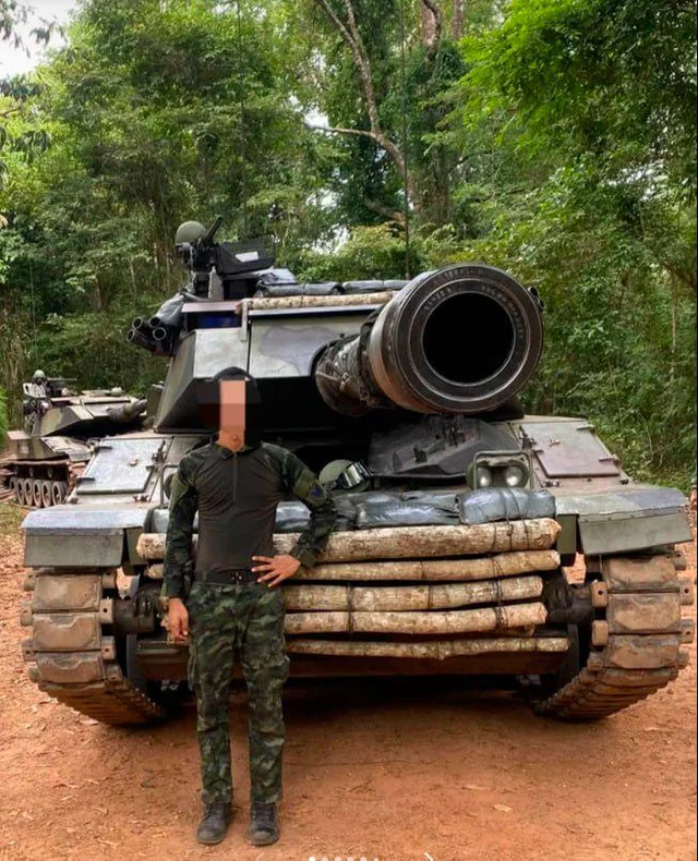 thai-stingray-tank-with-wooden-armor-v0-2oechl6mlg7g1.webp