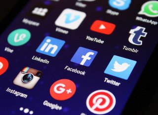 FAKTA UNIK SEPUTAR MEDIA SOSIAL DI TAHUN 2025