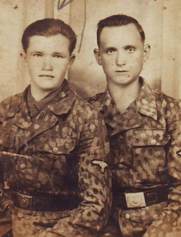 Dos jóvenes reclutas de la Kama