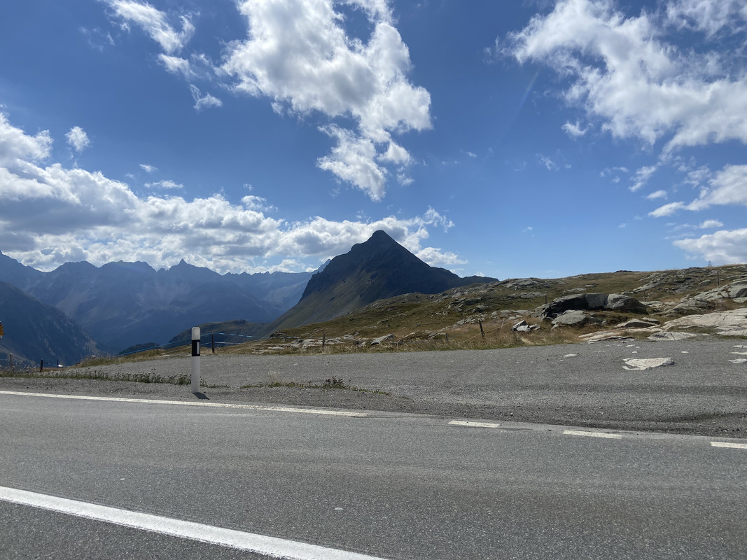 8E41FAB6-6B0C-4C5A-8B21-6FD287730859