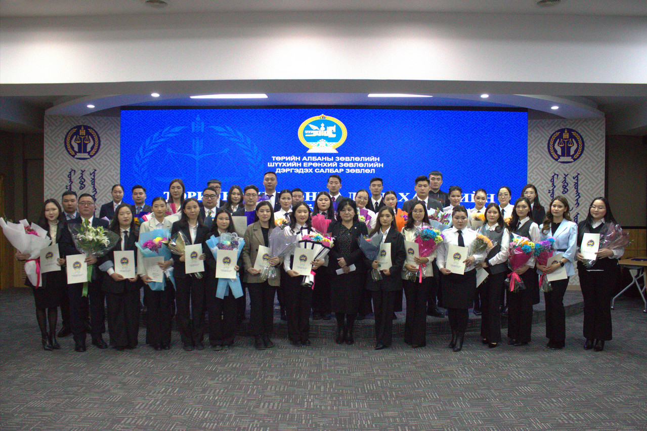 Төрийн жинхэнэ албан хаагчийн тангараг өргөх ёслолын ажиллагаа боллоо
