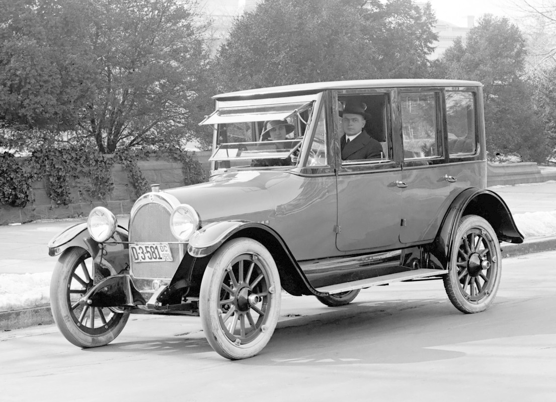 Oldsmobile_model-44_1915