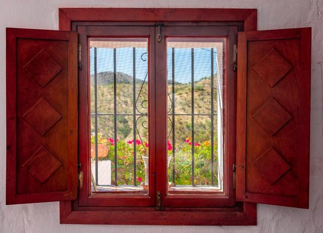 Window-2019-06-06-at-15-10-36.jpg