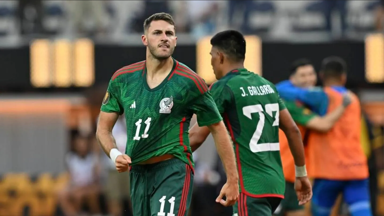 ¿Ambiente tóxico en el Tri? Santi Giménez señala falta de humildad en México