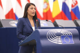 ΑΣΤΡΑΨΕ ΚΑΙ ΒΡΟΝΤΗΞΕ Η ΛΑΤΙΝΟΠΟΥΛΟΥ ΓΙΑ ΤΟ 4ΗΜΕΡΟ ΕΘΝΙΚΟ ΠΕΝΘΟΣ ΓΙΑ ΤΟΝ ΣΗΜΙΤΗ