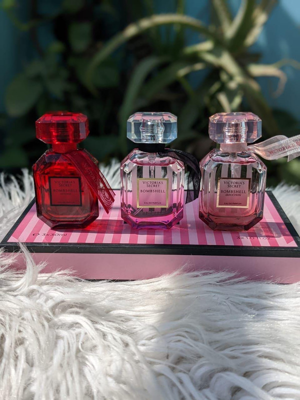 Victoria secret bombshell mini perfume set 3 in 1 gift packaging.