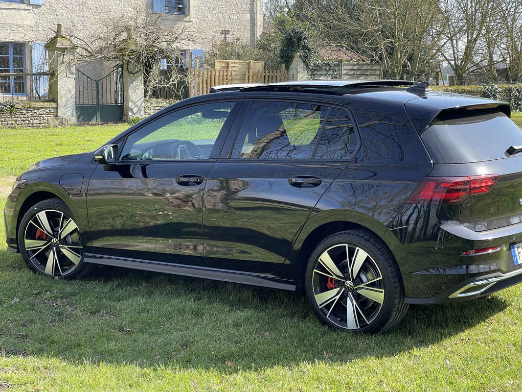 B2ECC058-8680-4DBC-B33F-FB387F8FA30A