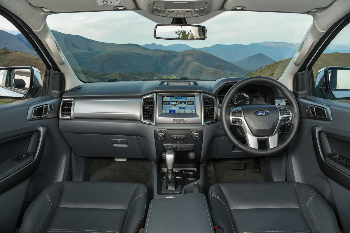 2016 Ford Everest (12)