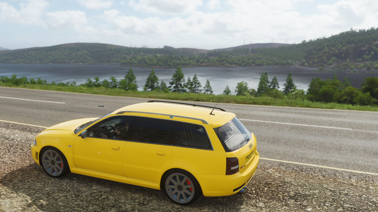 FH4-Audi-RS4-Avant-B5-5.png