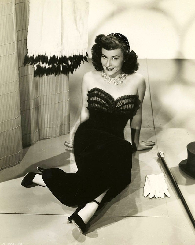 paulette_goddard_mc61