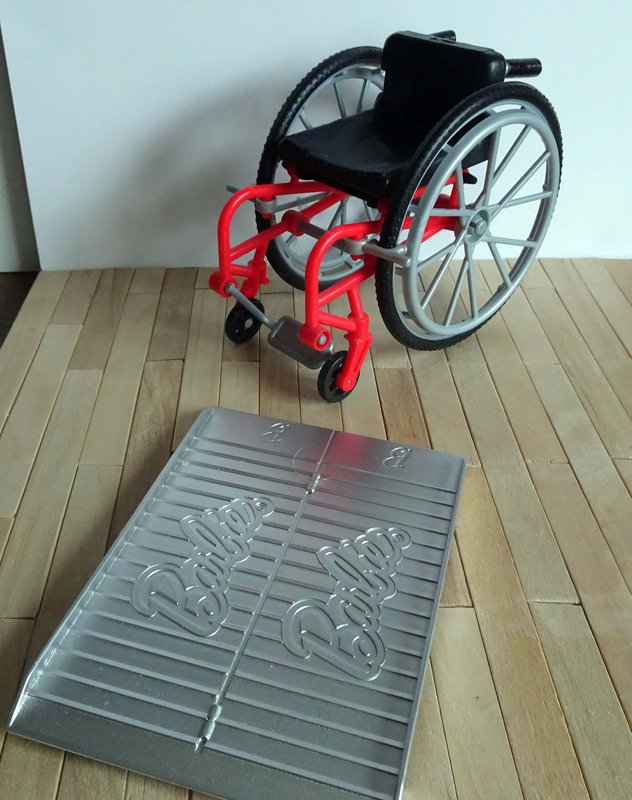 Made to Move Rollstuhl rot Barbie 1