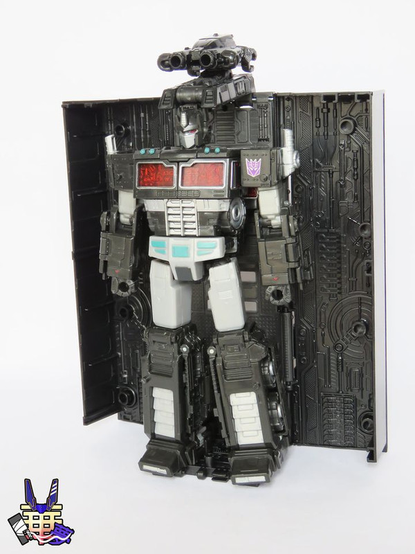 Netflix-War-For-Cybertron-Nemesis-Prime-21