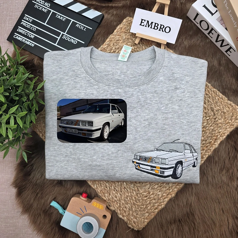 Labubu siuvinėtas džemperis