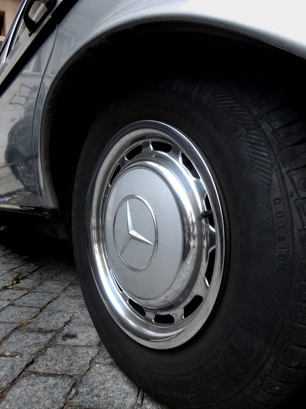 MERC_W123_SW_LX1808B-Bd4