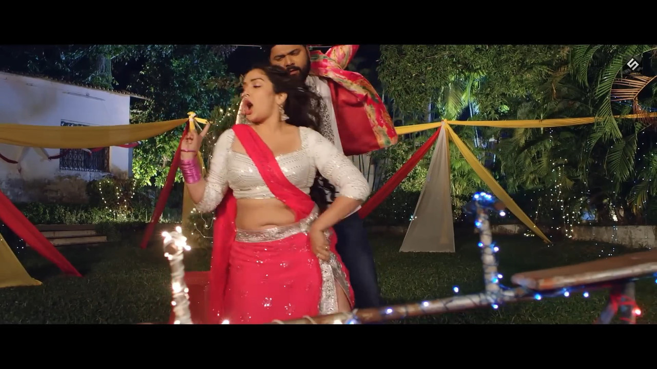 Amrapali Dubey Hot Sexy song latest bhojpuri gana -Samaj Mein Parivartan.mp4_snapshot_02.58.366