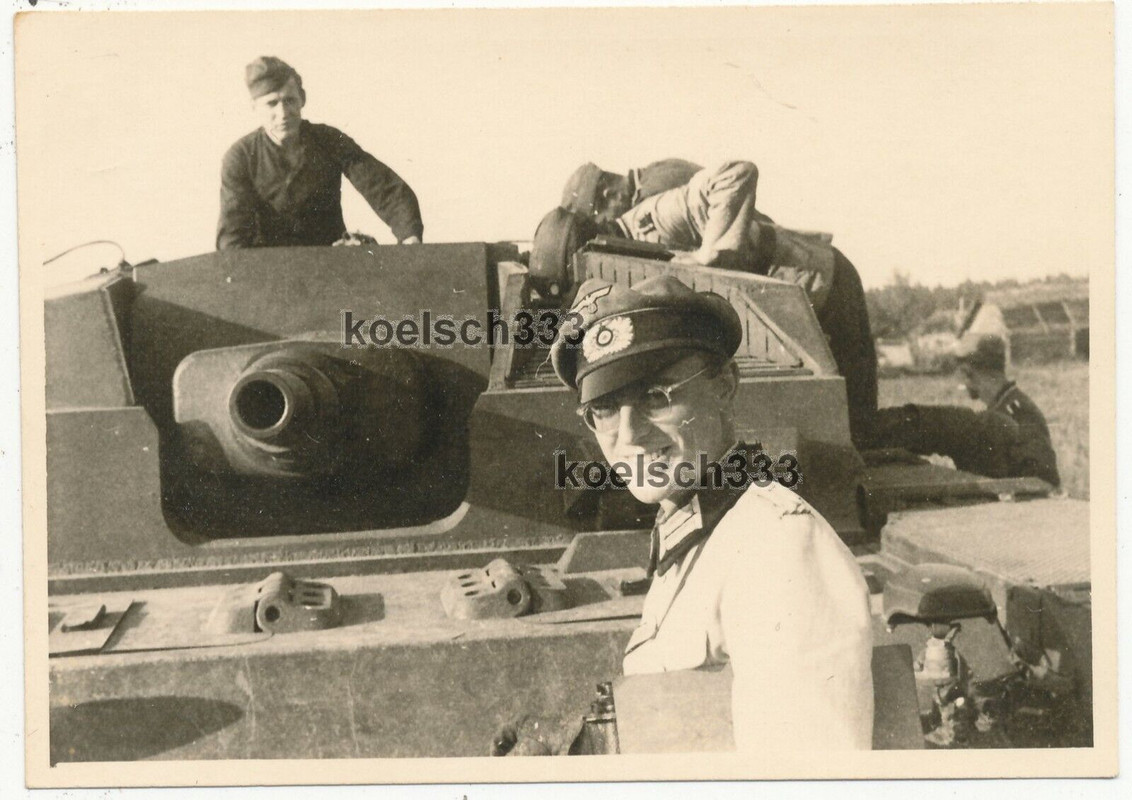 Foto Soldaten der Wehrmacht mit Sturmgeschütz Panzer in Russland Sturmartillerie (2)