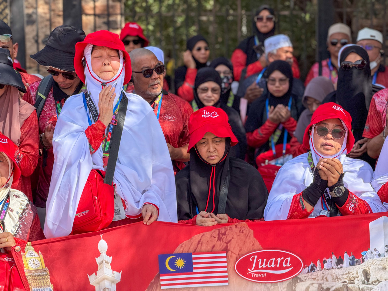 Jemaah Juara Travel di Tanah Suci