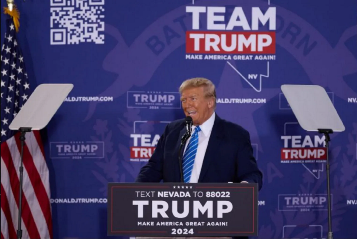 Promete Trump proteger a los portadores de armas cuando regresa a la Casa Blanca