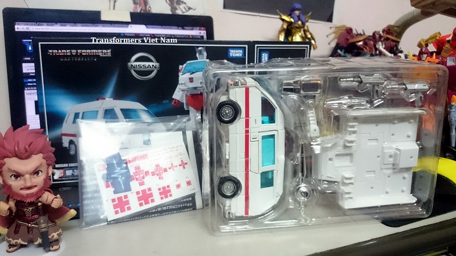 Masterpiece-Ratchet-3