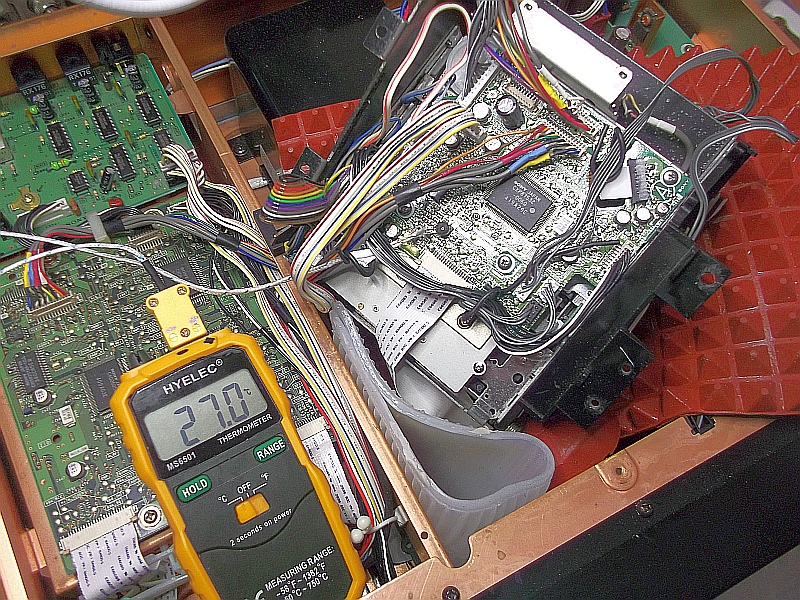 [Bild: DTC-2000-Capstan-Servo-Upgrade-Mess-03-800px.jpg]