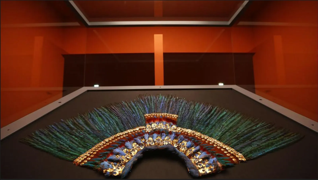 Ya cuesta 12 euros ver el Penacho de Moctezuma en Austria