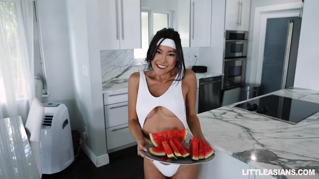 HMoon - L!ttle@$!@n$ - 011519 SD.mp4_snapshot_00.48.615