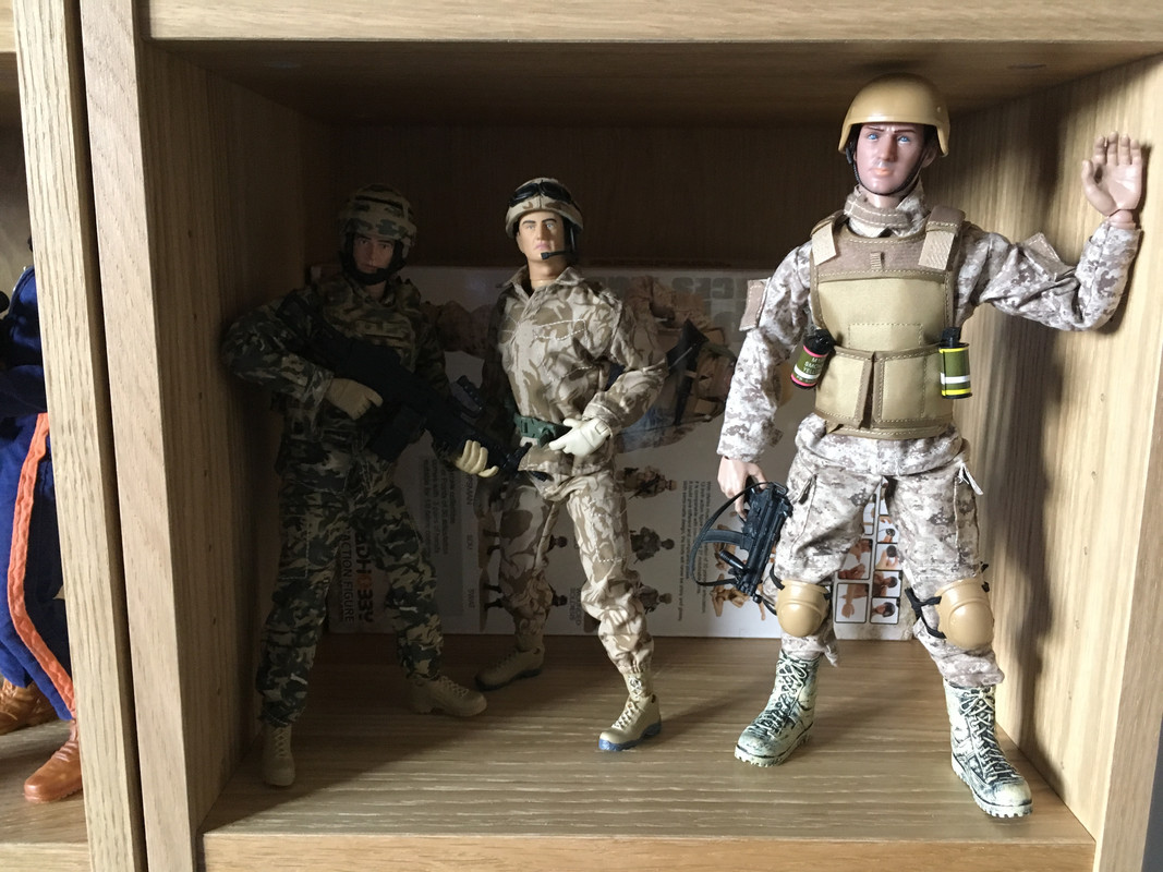 A Refit for Gunner HQ.. or the collection was out of control !! IMG-2211