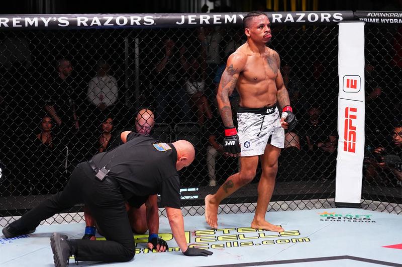 Крис Падила не получи бонус от UFC, въпреки че молеше за такъв