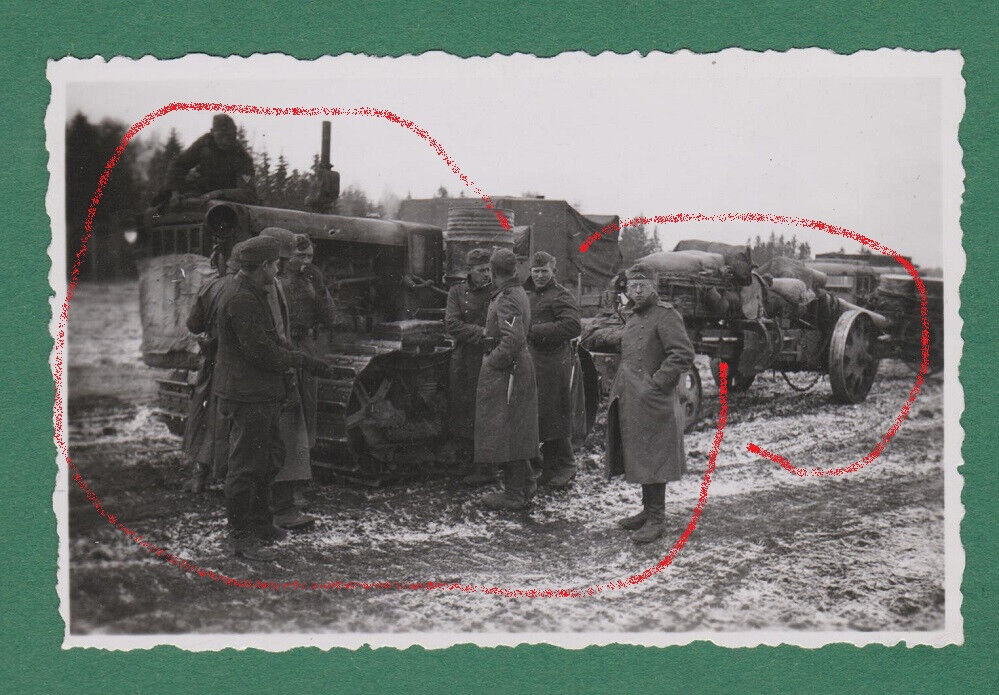 Foto Beute Schlepper Raupe deutsches Artillerie Geschütz Ostfront