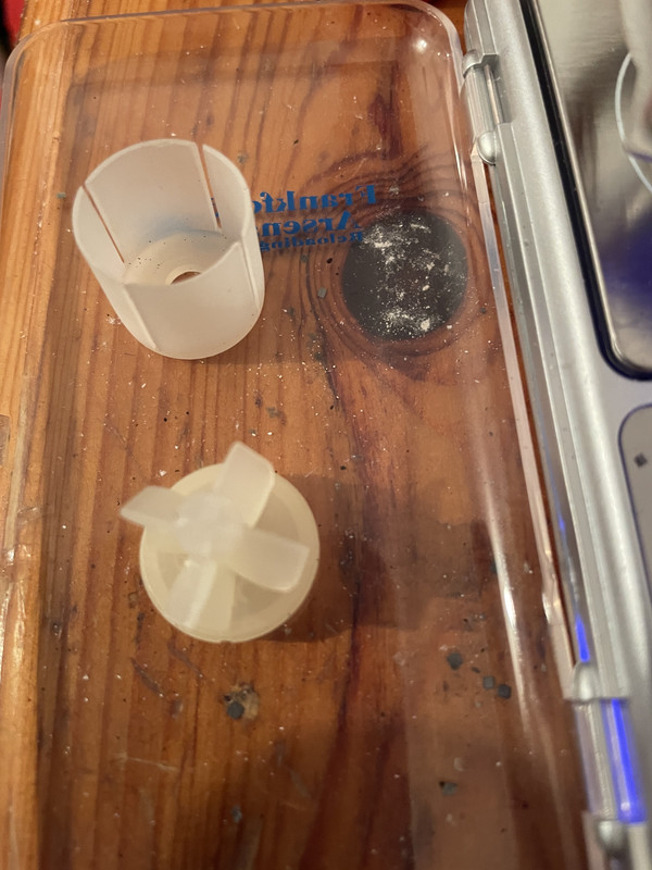 72FDAF37-B240-40E5-8224-48DADBBB691D