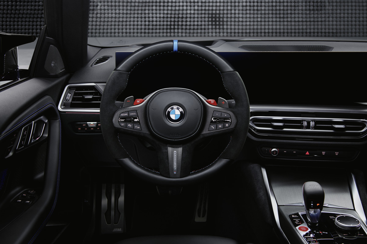P90484603_highRes_the-all-new-bmw-m-pe