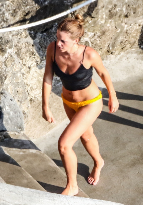 emmawatson-updates.com (13)