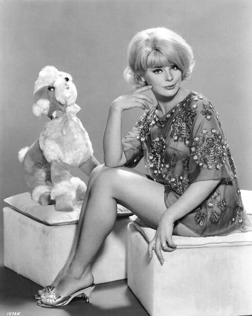 elke_sommer_mc10