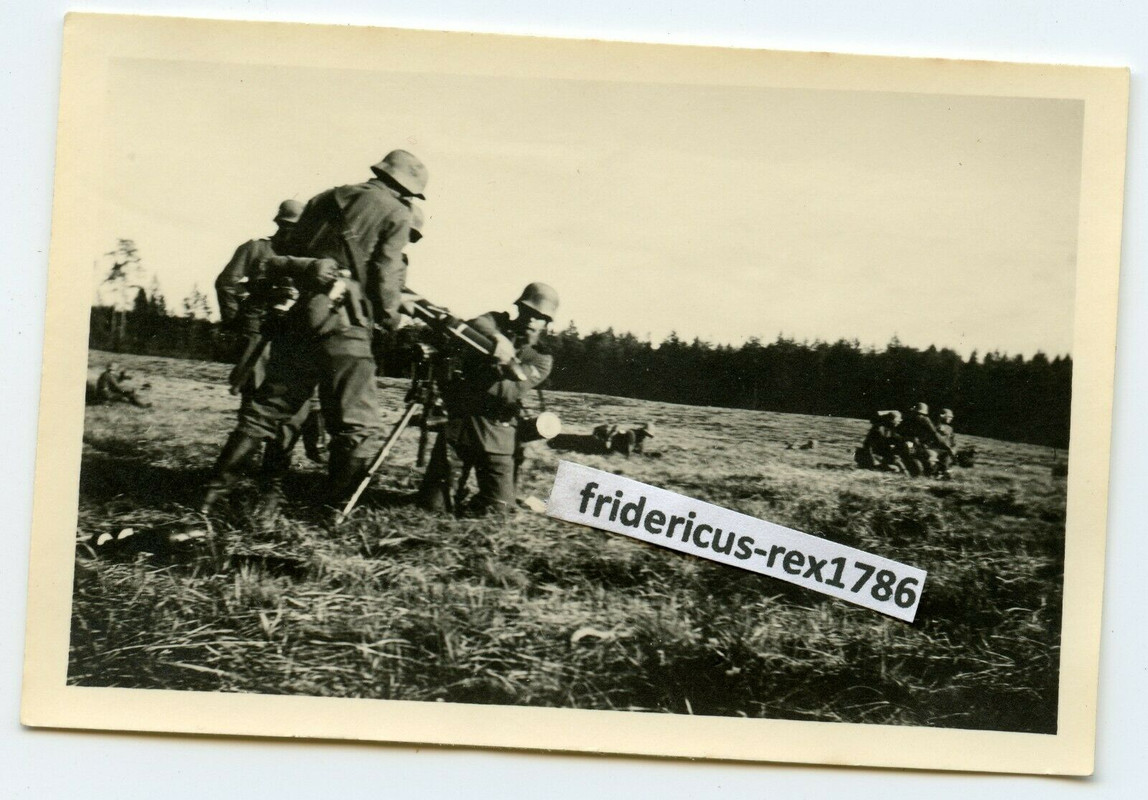 Foto Polen Rastenburg T.-Div. 1.Btl TrÜbPl camo Tarn Helm Granatwerfer4