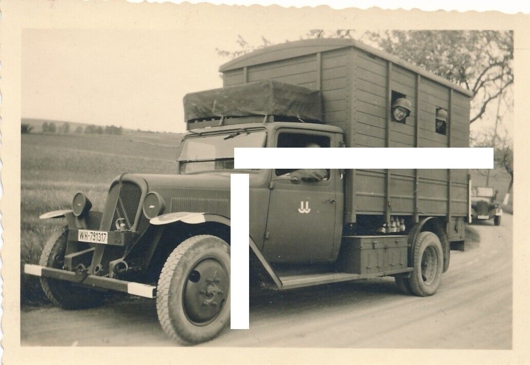 Beute Fahrzeug LKW französisch  WL Nummernschild Feld Aufbau Wappen WK II
