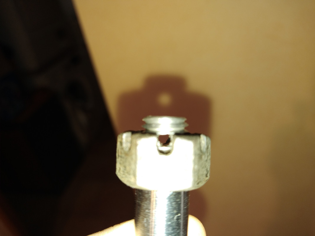 5 écrou H crénelé (12x175) épaulé - vissé au maximum