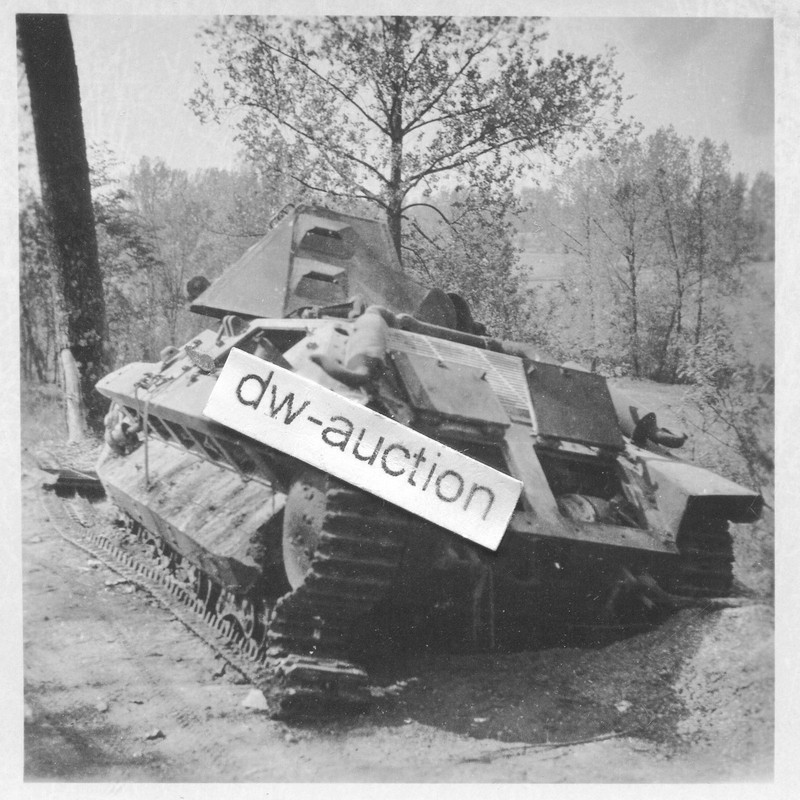 Frankreich , zerstörter französischer Panzer Tan