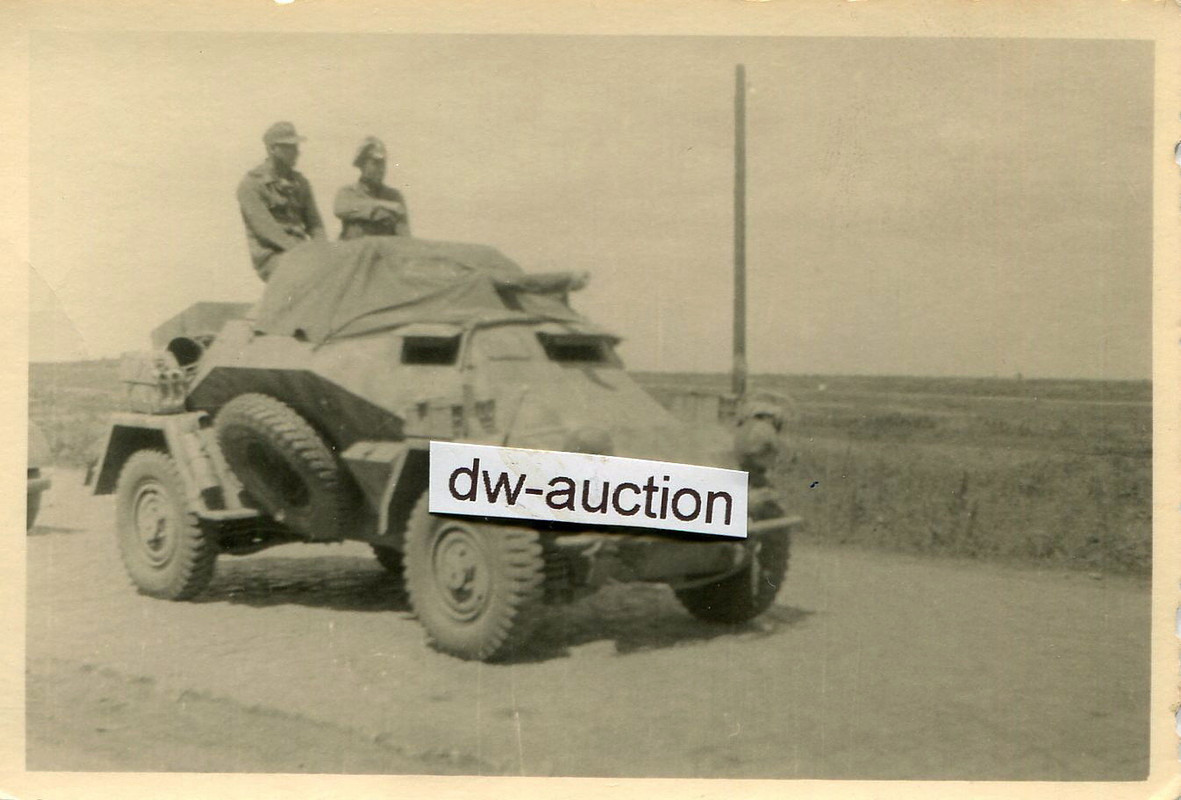 Panzer Spähwagen mit Kommandant im Turm