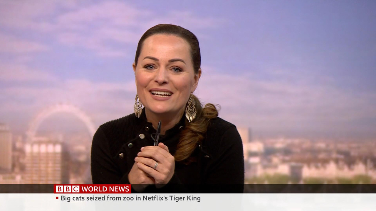 05.21 - 06.00.00 - BBC World News. A closer look at international new..._001.ts_snapshot_01.59.24_[2