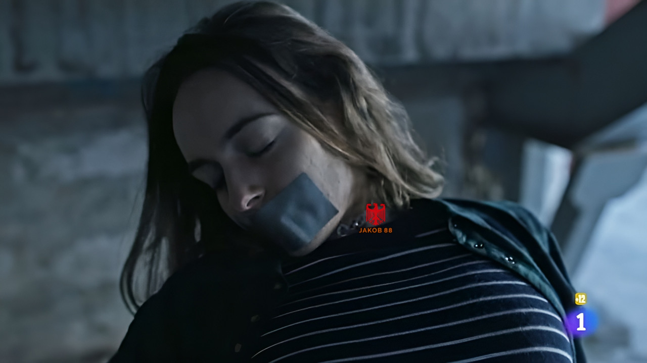 Lucía Caraballo 4 - Estoy Vivo S01E13