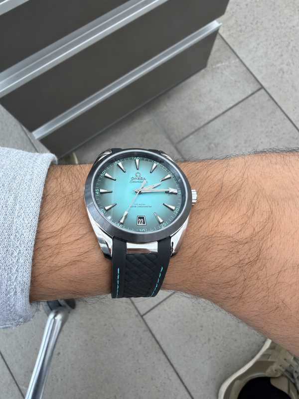 Aqua Seamaster am Handgelenk