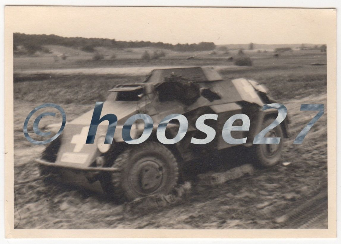 Foto abgeschossener Panzerspähwagen Sd.Kfz. 221 