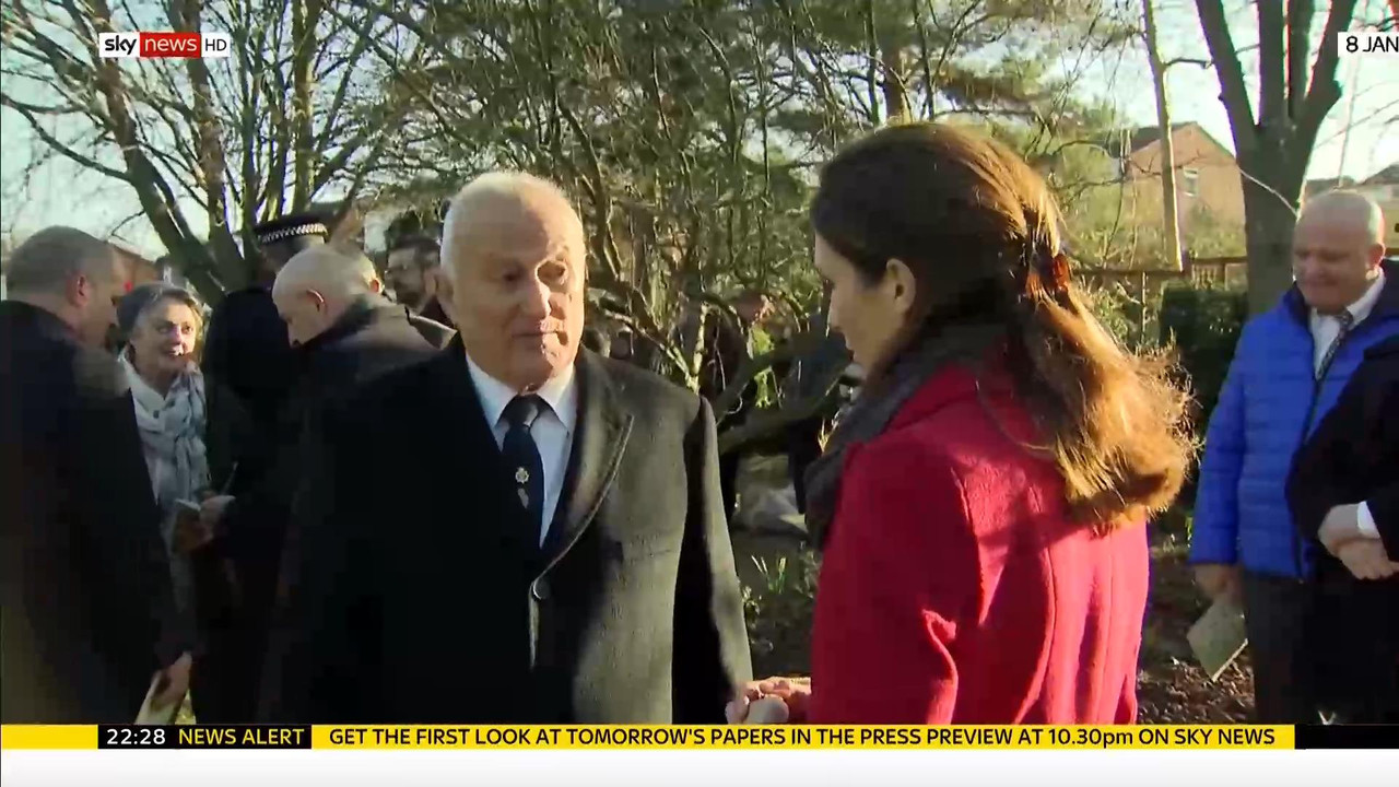 08 January - 22.00.00 - Sky News At 10. Anna Botting with the ma