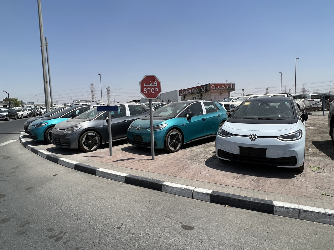 B39C52D0-5654-46BF-9B98-1710F6E30A9A