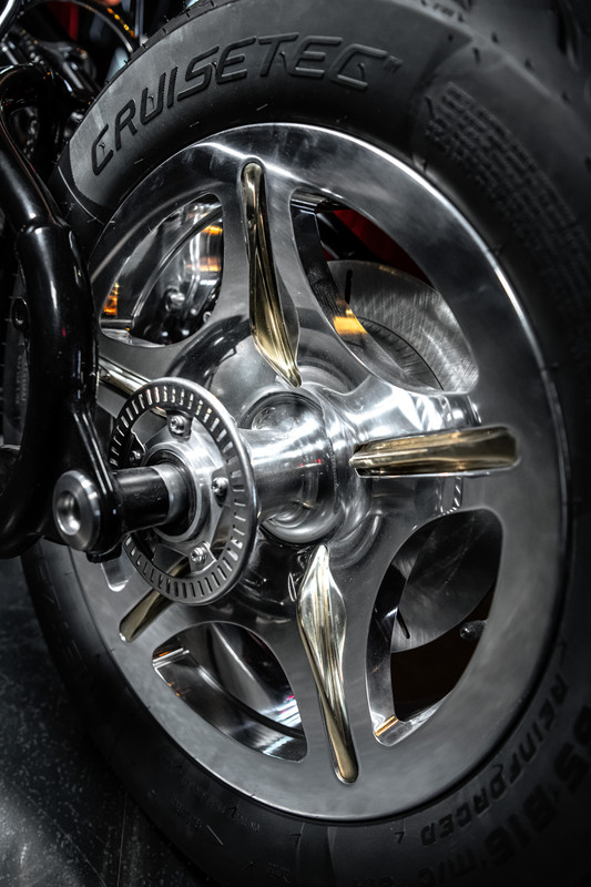 P90460859_highRes_bmw-motorrad-present