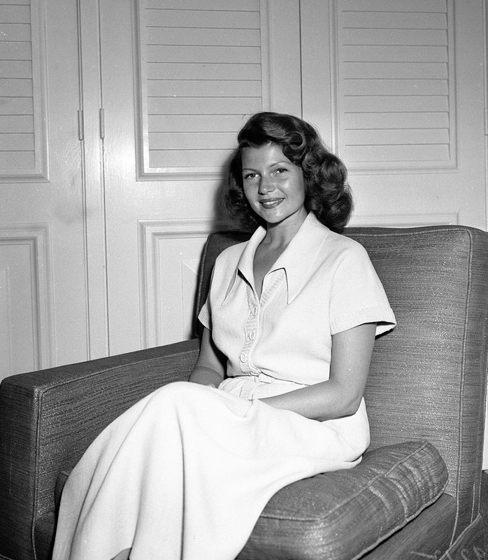 rita_hayworth_i20