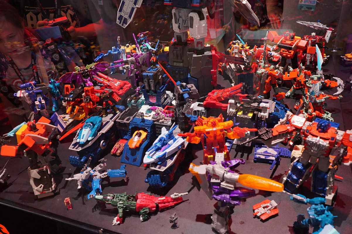 SDCC2016-Transformers-Titans-Return-041