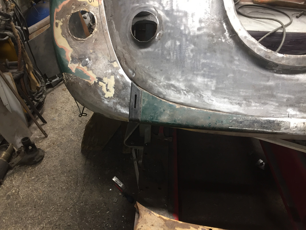 F9B03483-C4E8-45F1-8956-3890A1943B69