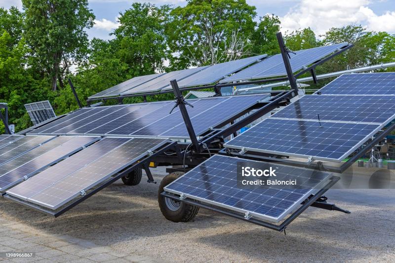 Sistema solar móvil con camión