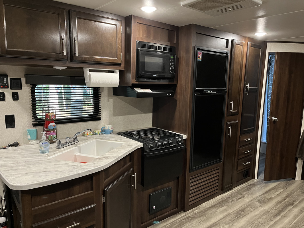 1E456580-36DF-49F2-A0E8-8D7FAA335D45